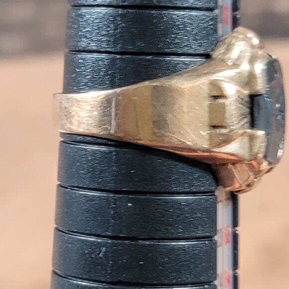 Vintage Ostby & Barton 10K Gold Hematite Signet Ring - Picture 4 of 9